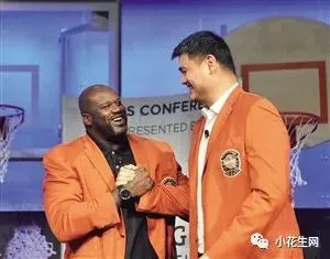 如何在篮球冬令营中加强体能训练？_2